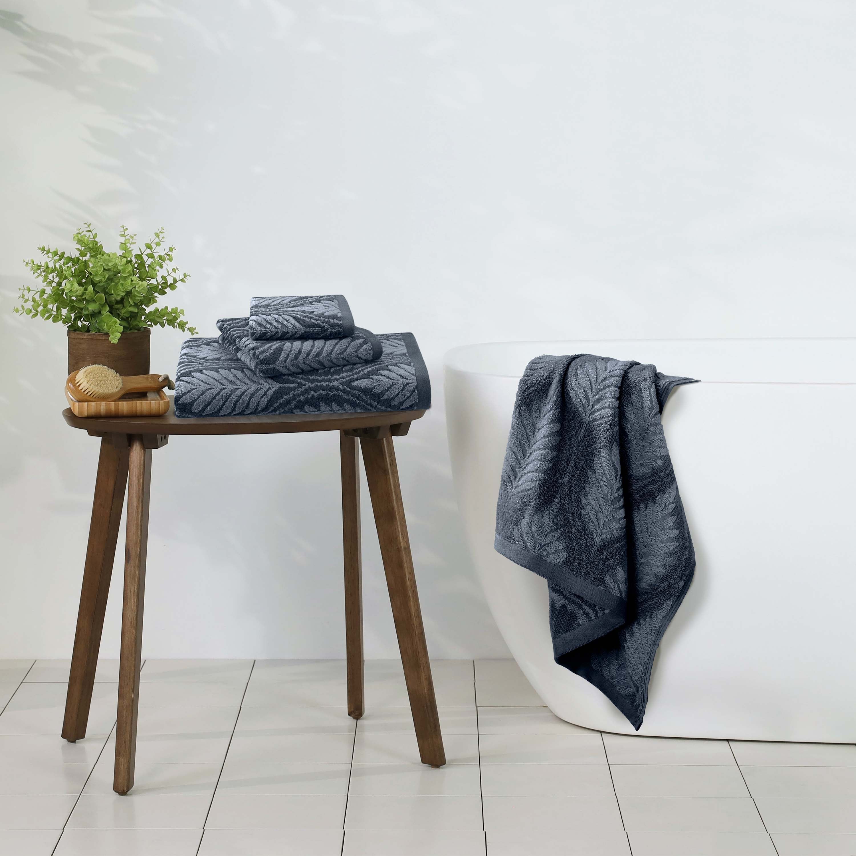 2-Martex-Restore-Bath-Towel-Navy-Lifestyle1-3000px.jpg