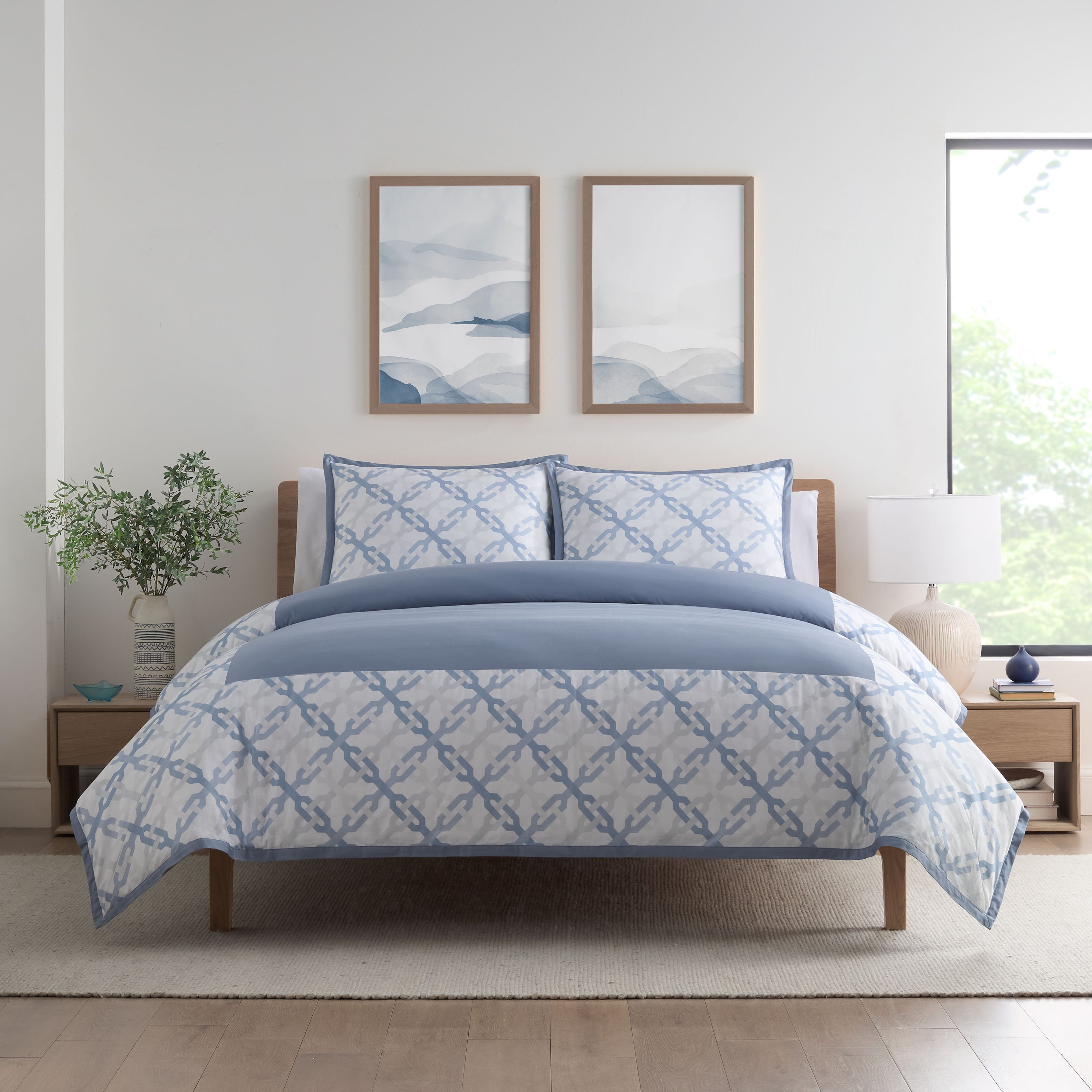 CDHxM-Linea-ComforterSet-Blue-HeadOn-3000px.jpg