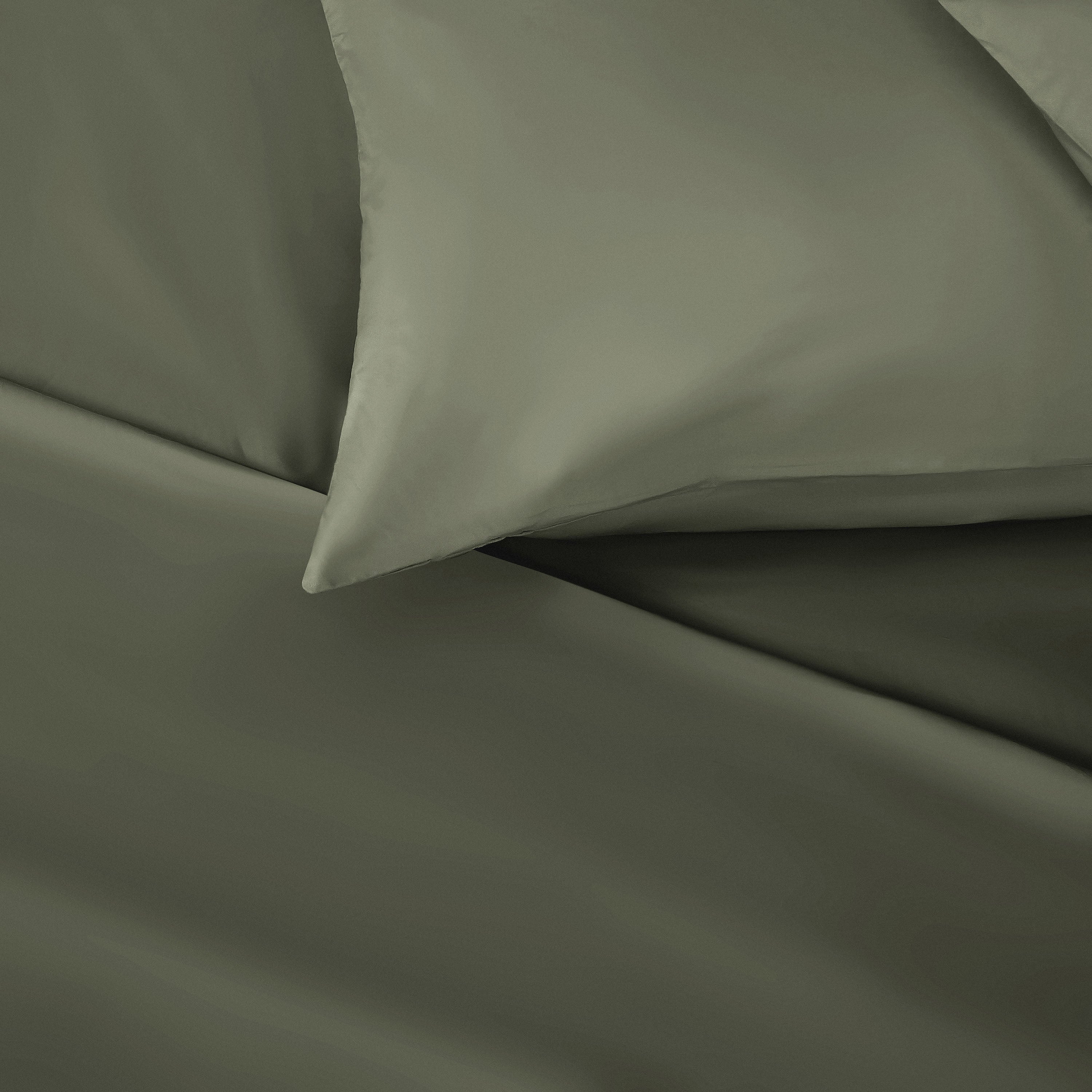 Martex-EasyLiving-Microfiber-SheetSet-OliveNight-BedDetail-3000px.jpg