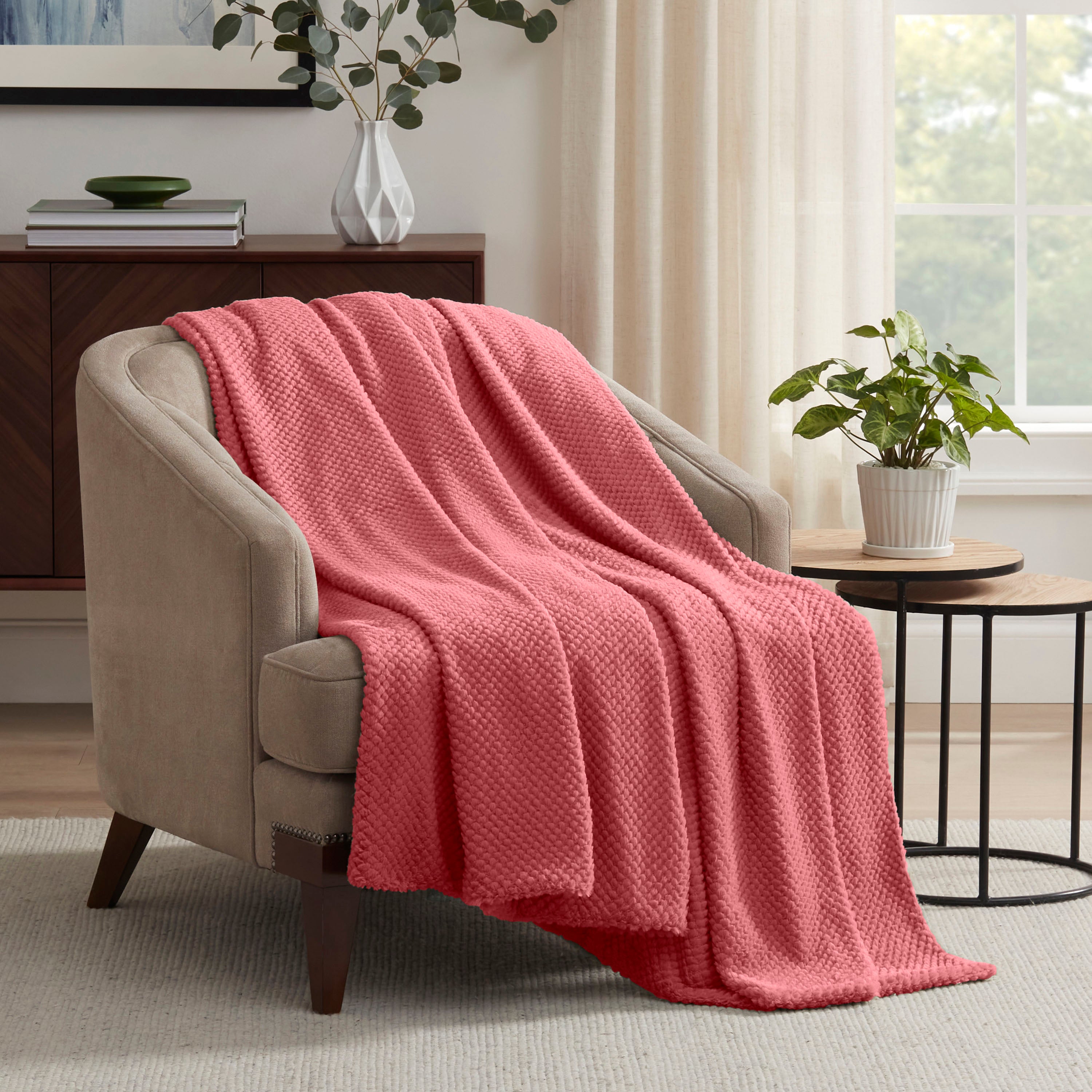 Vellux-Blanket-PlushTextured-Pink-Chair-3000px.jpg