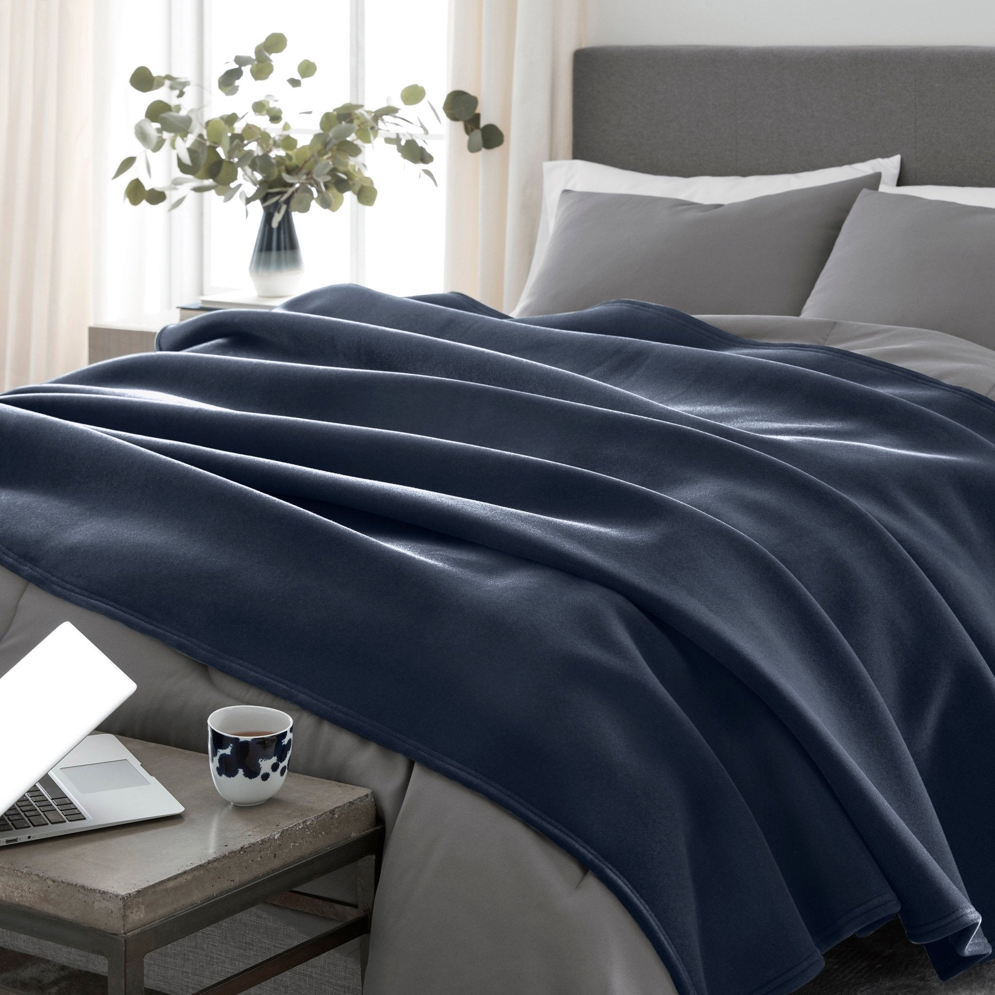 Vellux Original All-Season Blanket