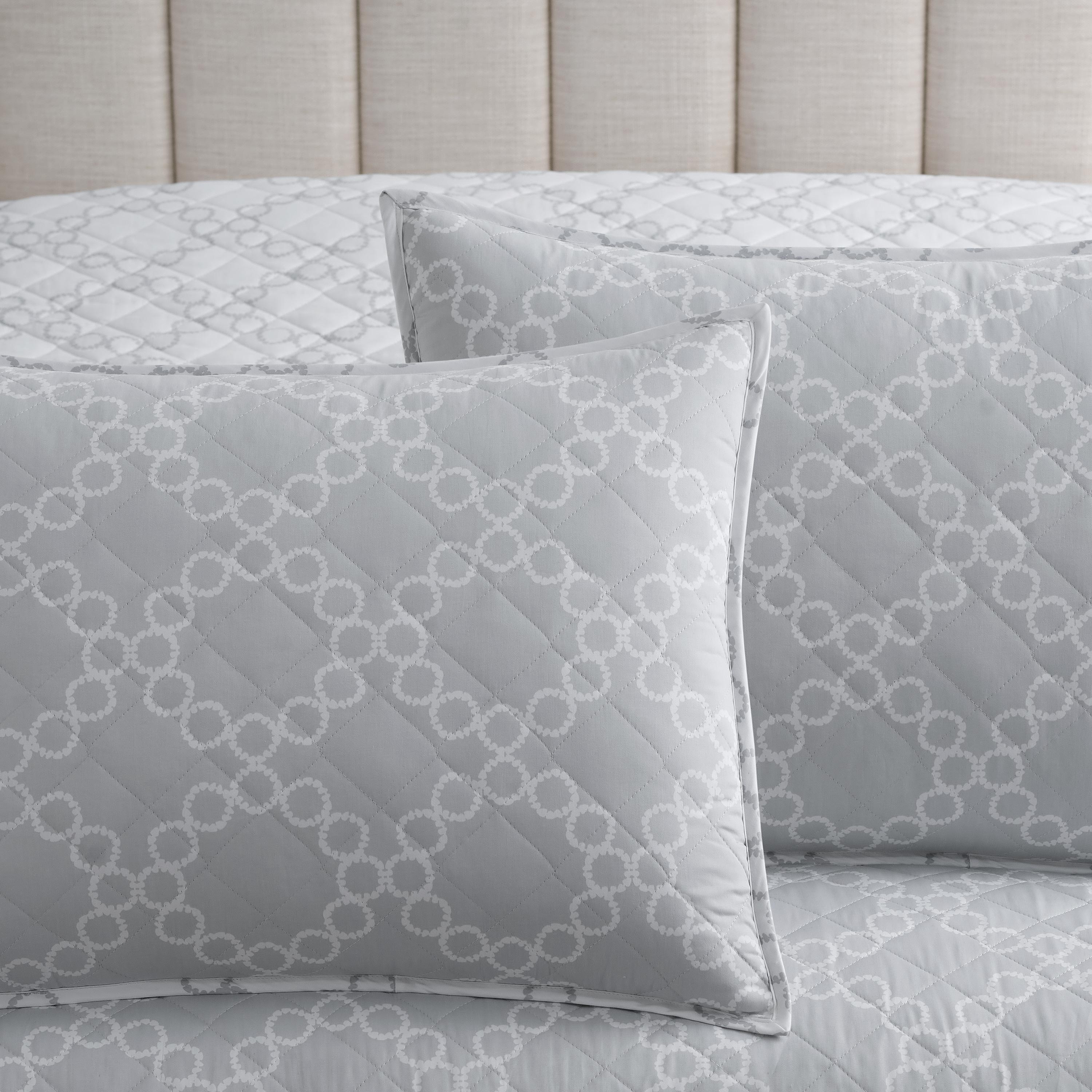 CDHxM-Palais-QuiltSet-Gray-Closeup-Detail-3000px.jpg