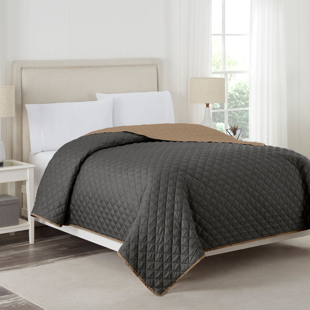 Martex-AAFES-RevCoverlet-GraphiteKhaki-Angled-3000px.jpg