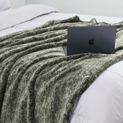 Martex-EasyLiving-RuneThrow-Olive-CloseUp-3000px.jpg
