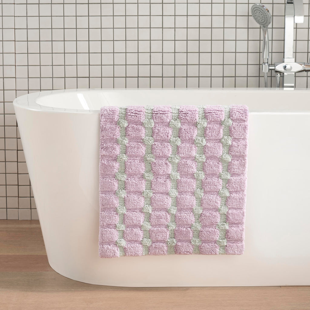 Martex-Expressions-BathRug-SculptedCheck-LilacGrey-BathTub-3000px.jpg