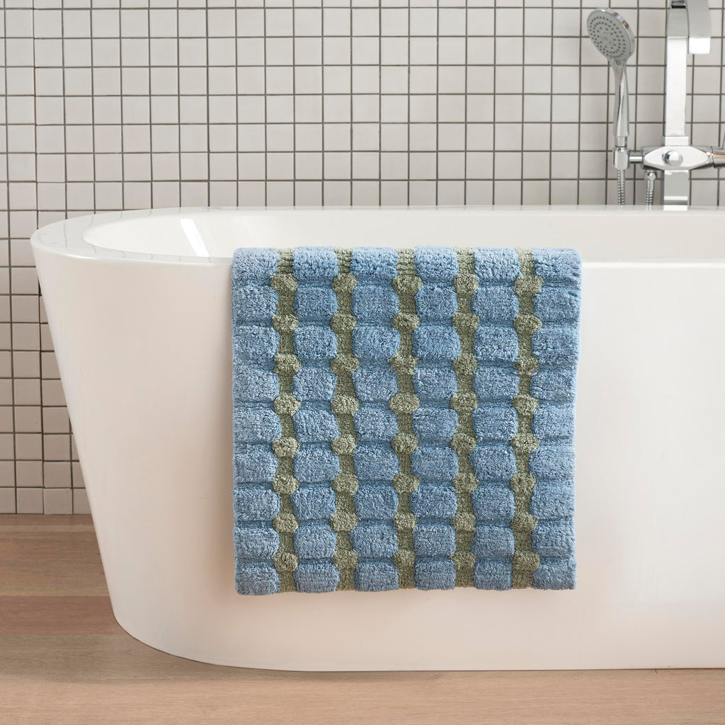 Martex-Expressions-BathRug-SculptedCheck-SkyBlueSage-BathTub-3000px.jpg