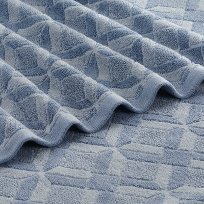Martex-Restore-BathTowel-Geo-Blue-Closeup-Detail-3000px.jpg