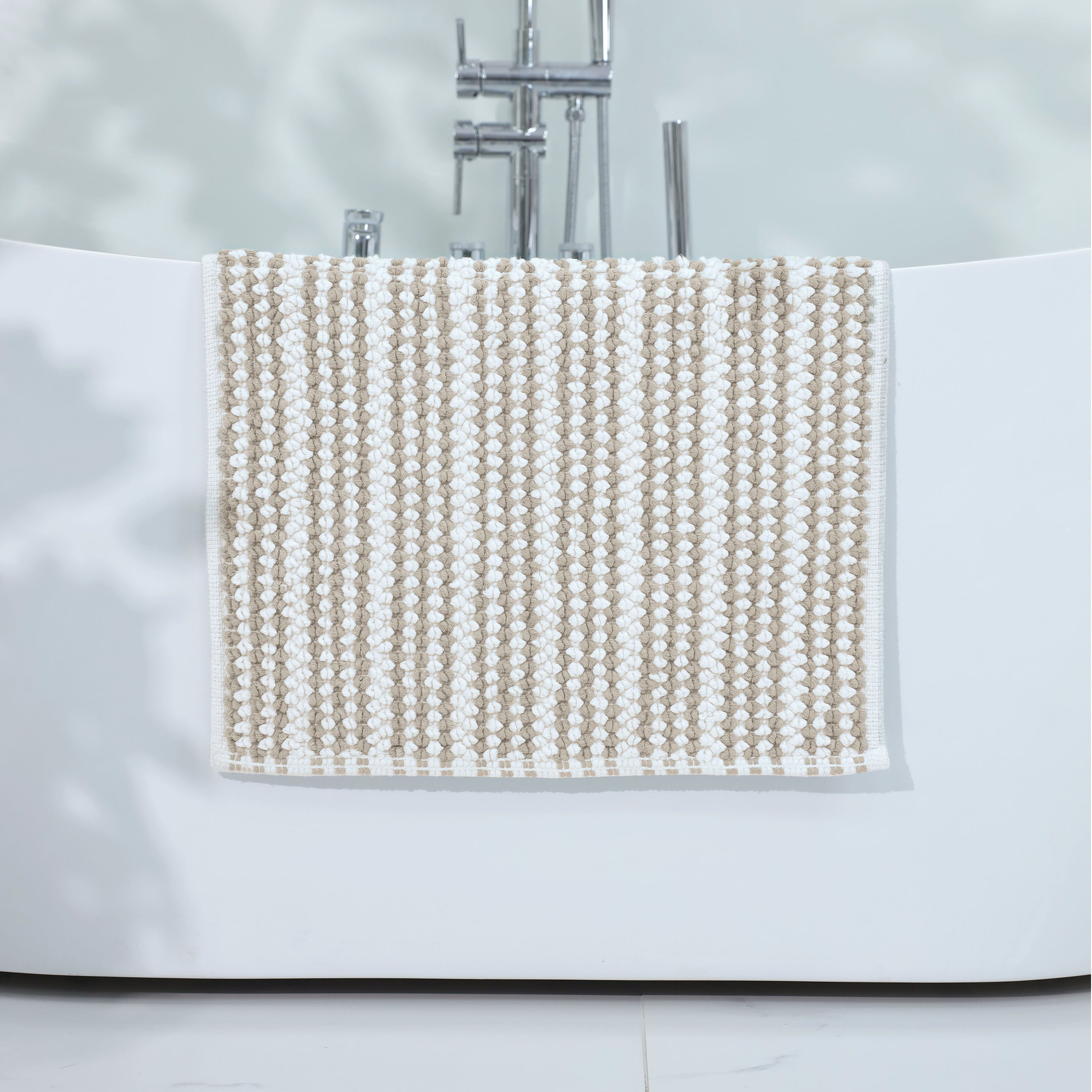 MartexRestore-BathRug-ContrastStripe-Sand-Tub-HeadOn-3000px.jpg