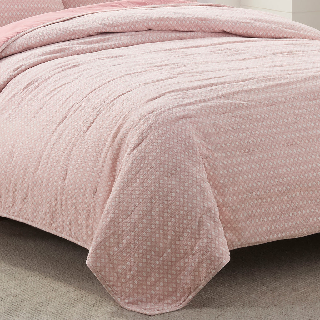 SouthernTide-Augustine-QuiltSet-Corner-Detail-3000px.jpg