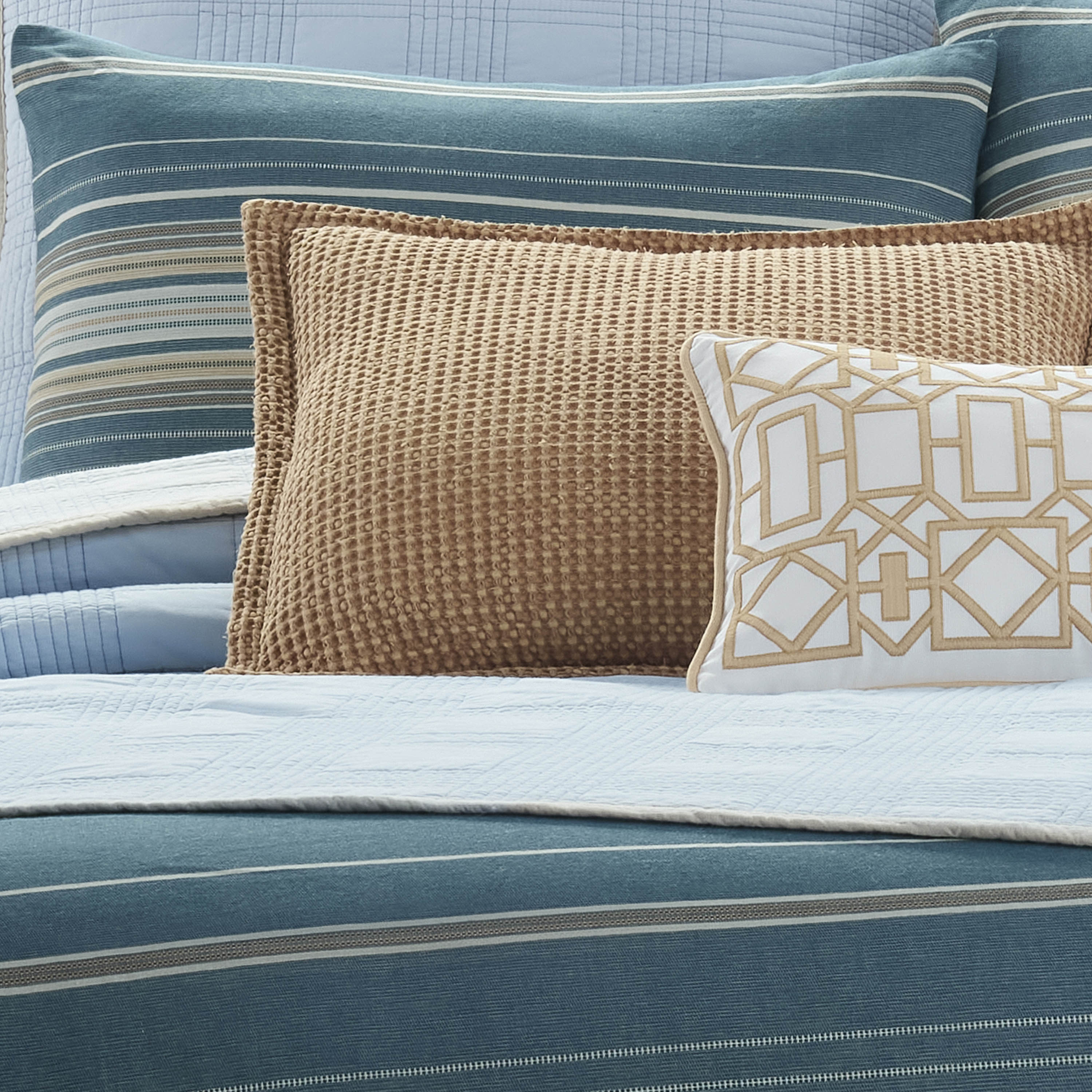 SouthernTide-Dune-DecPillow-Bed-CloseUp-3000px.jpg