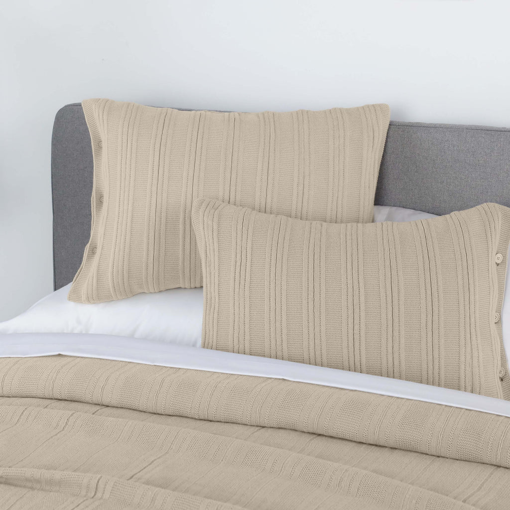 Vellux-BlanketSet-Malmo-SoftTaupe-CloseUp-3000px.jpg