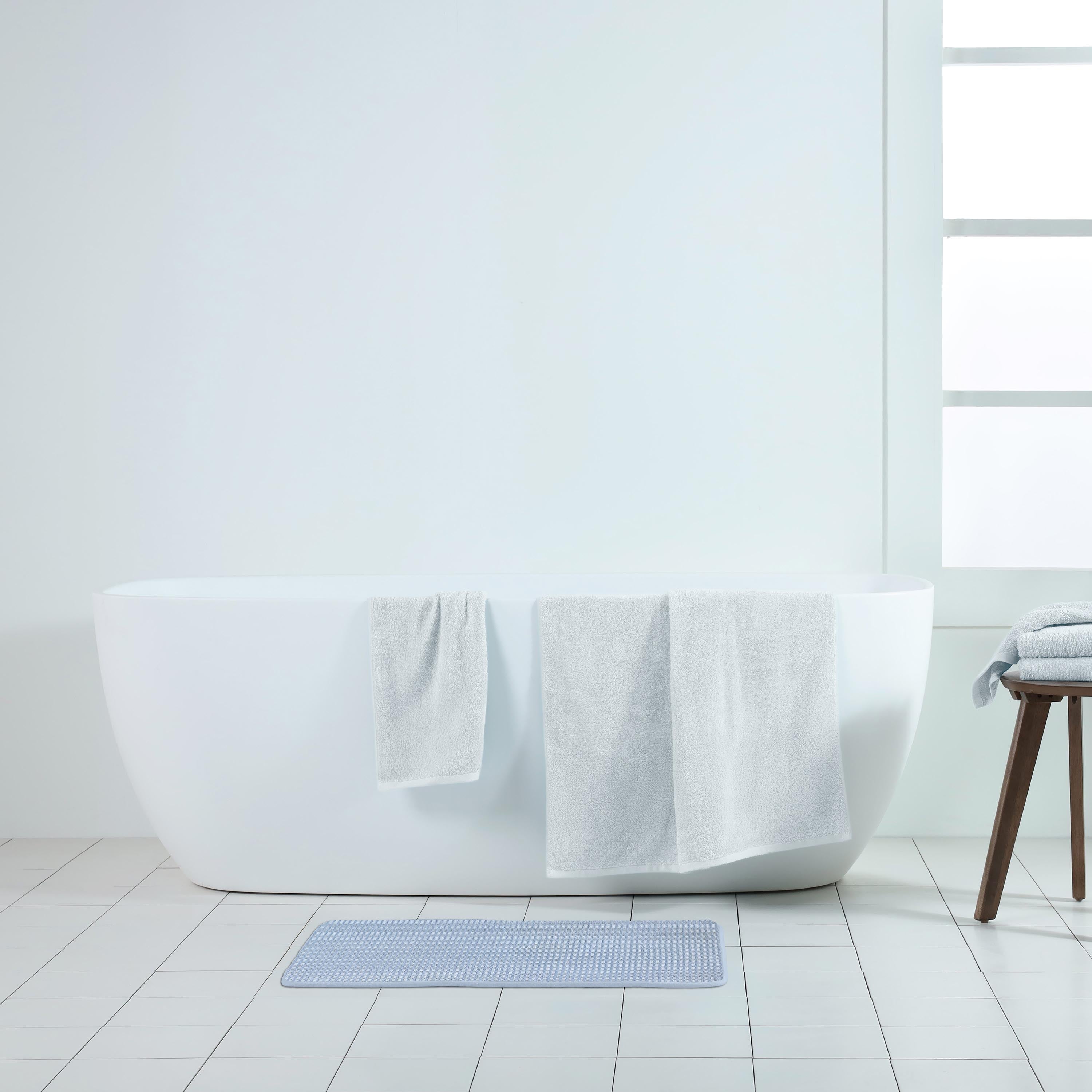 Vellux-Bliss-MemoryFoam-BathRug-SeaBlue-20x30in-HeadOn-3000px.jpg