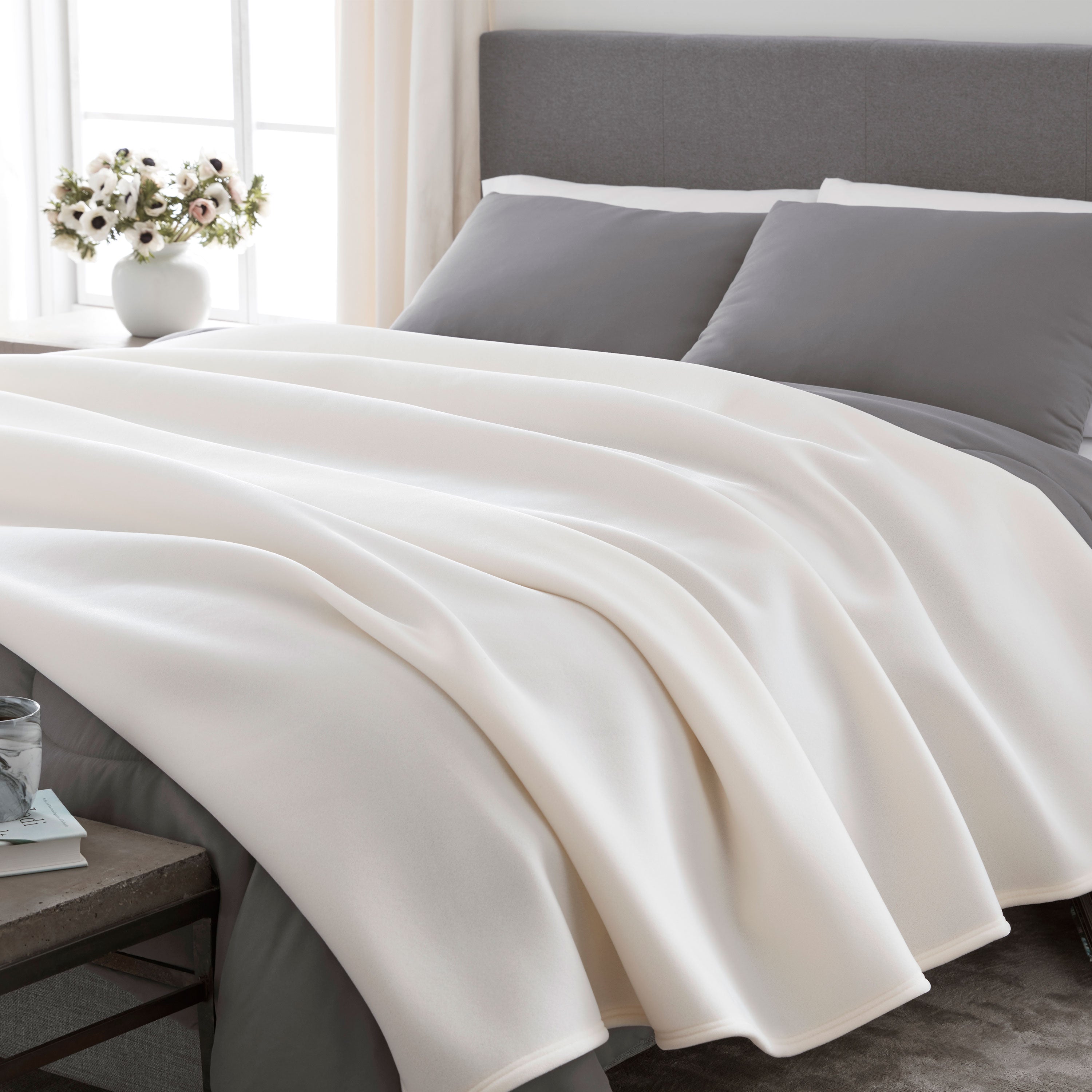 Vellux Original All-Season Blanket