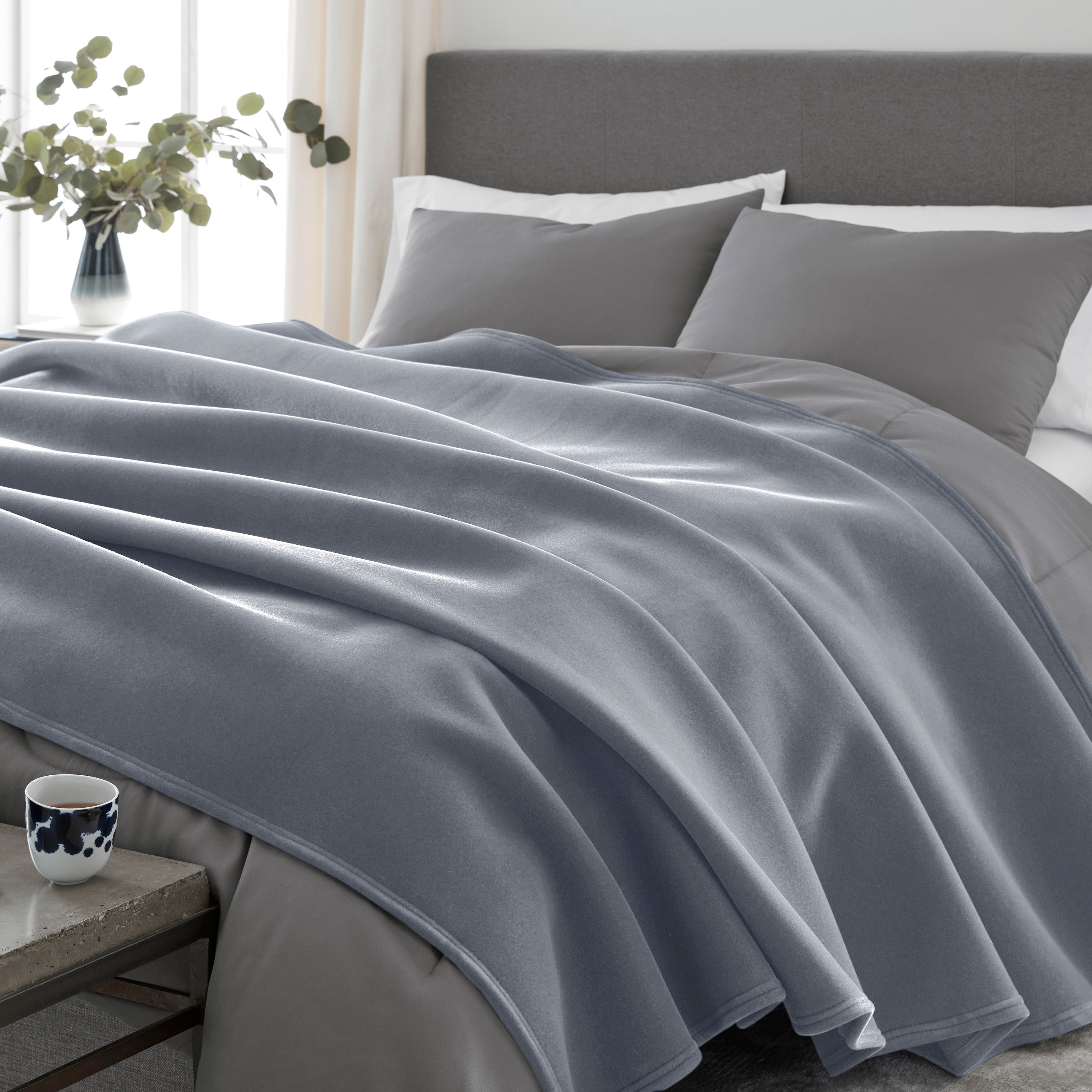 Vellux Original All-Season Blanket