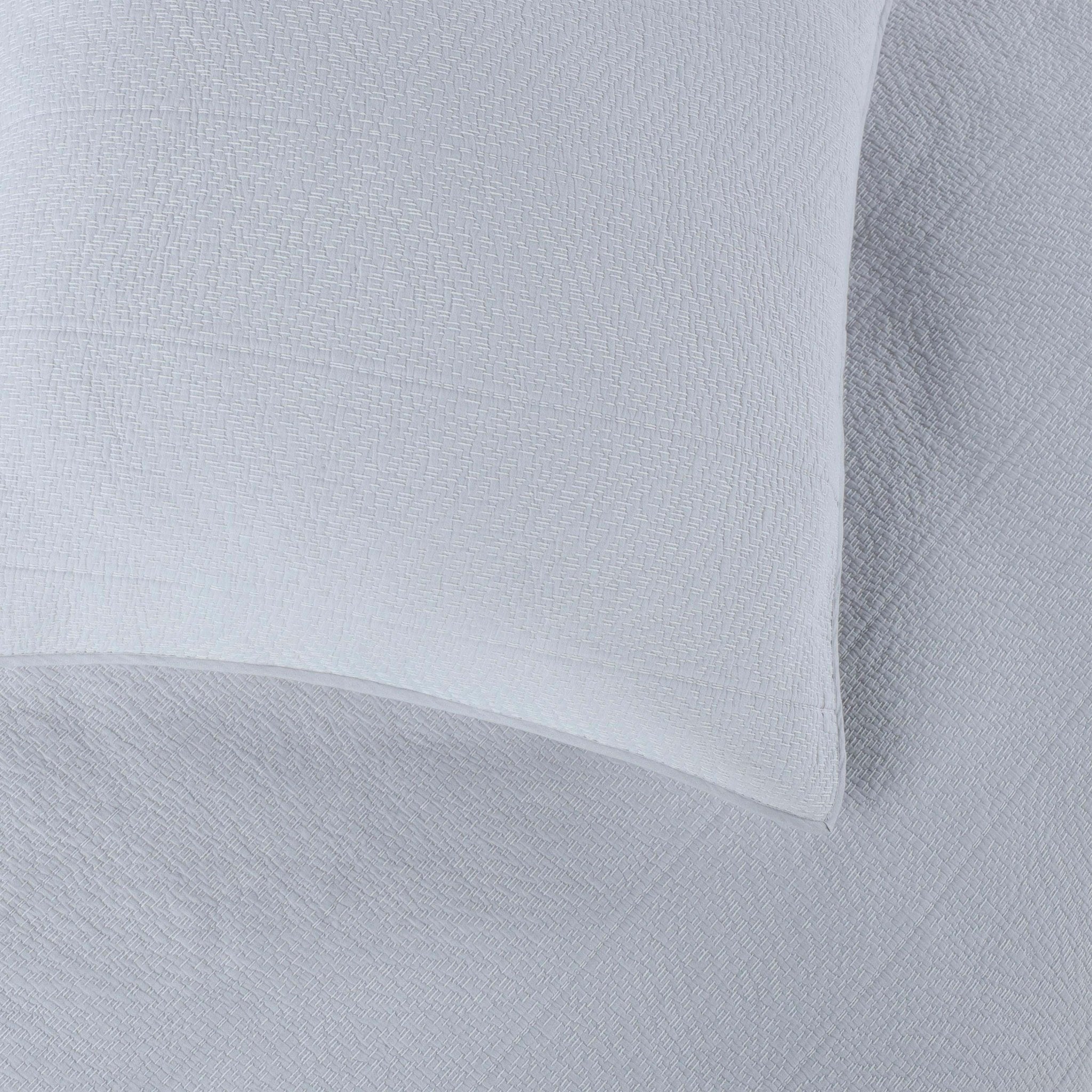 Southern Tide Tideline Reversible Coverlet Gray/White Quilt and Euro